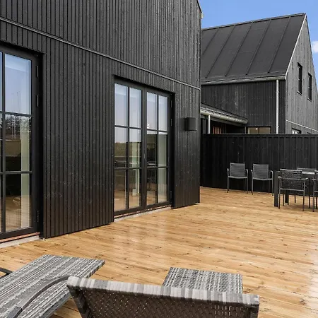 3 Bedroom In Holiday home