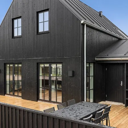 3 Bedroom In Holiday home